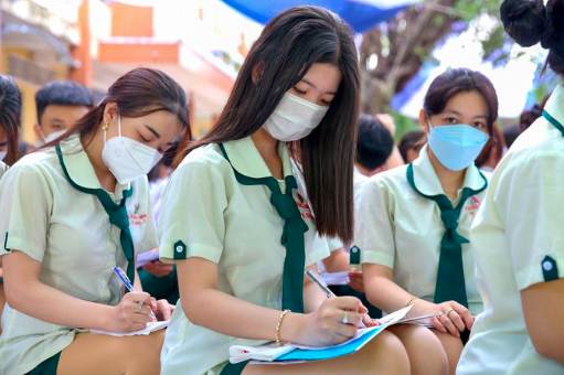Rất nhiều học sinh quan tâm đến mức học phí của các trường ĐH trong chương trình “Đưa trường học đến thí sinh 2022