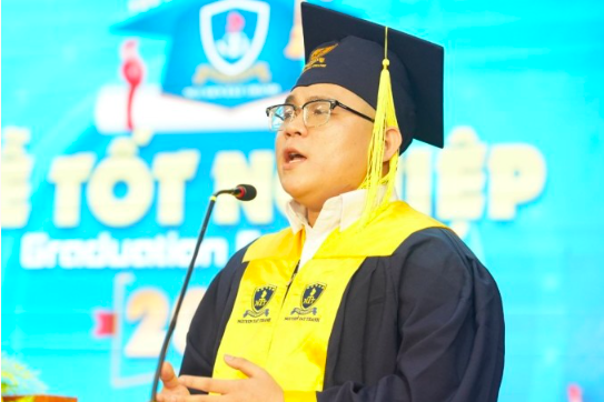 Tốt nghiệp sớm vì ước nguyện của người mẹ ung thư - Ảnh chụp Màn hình 2023 04 10 lúc 09.09.36